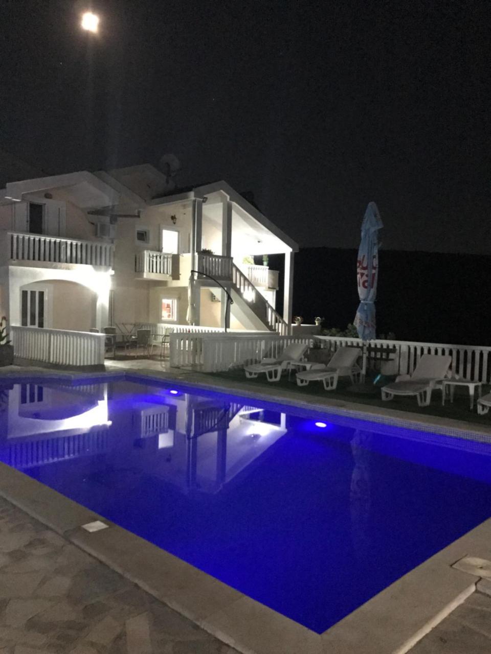 Apartments Vila Lazarevic Тиват Экстерьер фото